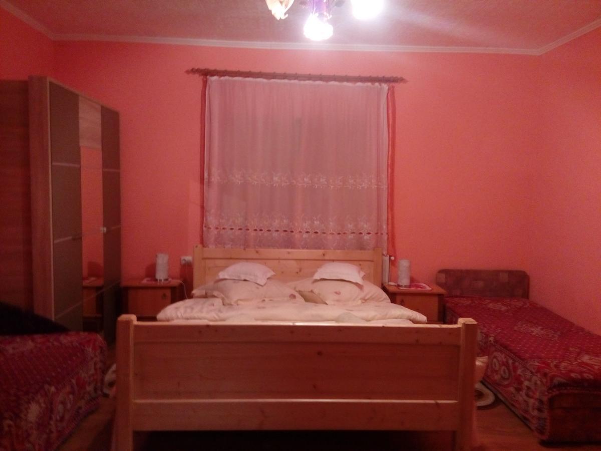 Csergo Ildiko Vendeghaz Hotell Lăzarea Exteriör bild